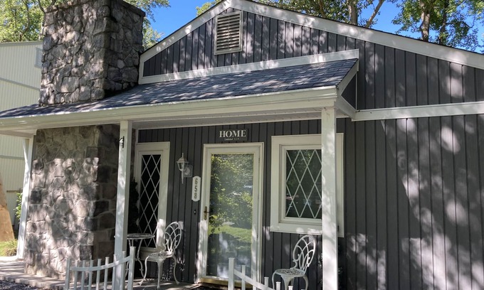 North Beach Cottage | Perfect family/friend getaway. Kayaks and bikes provided.Walk to Herrington Harb