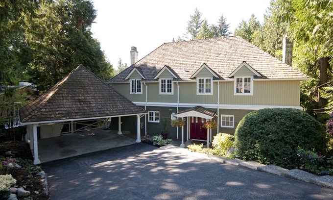 West Vancouver House | Perfect Family Reunion Home
