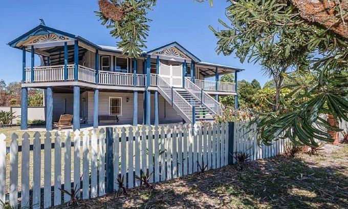 White Patch House | PERFECT FOR ALL THE FAMILY