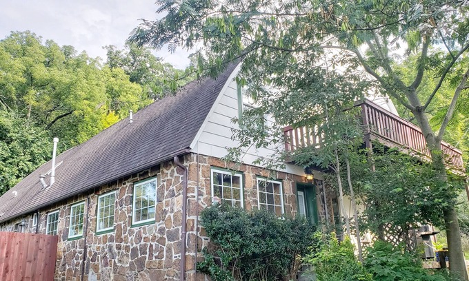 West Fork House | Perfect for big groups, Former Bed and Breakfast in Charming Old Converted Barn!