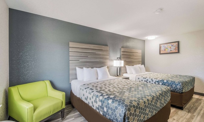 Lovington Hotel | Perfect for Budget Conscious Traveler | 4 Rooms w/Free Parking