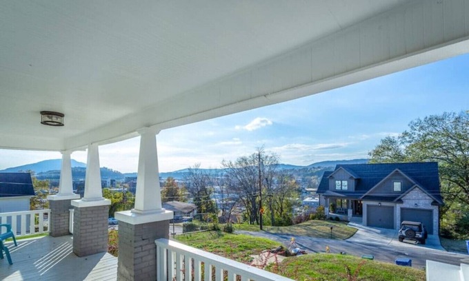 Northside House | Perfect for Company Bookings!