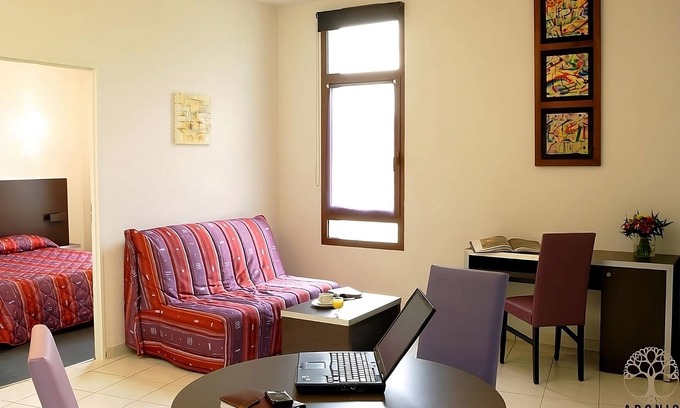 Carcassonne Hotel | Perfect for Families! 2 Units Close to Jardin des Plantes & Maison des Mémoires!