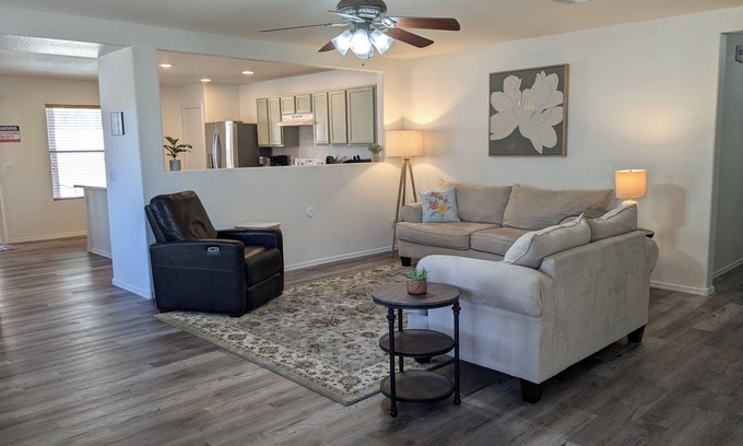 Surprise Farms House | Perfect for families/Refreshing Pool!