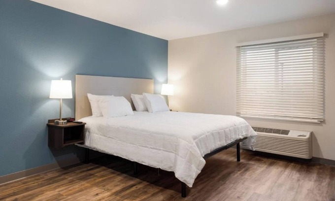 Austin Hotel | Perfect for Groups! 3 Queen Suites w/Full Comfort in One Austin Compound