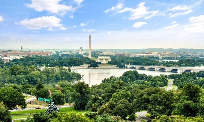 Radnor - Fort Myer Heights Resort | Perfect for Groups! 3 Units, Free Onsite Parking, Pets are Welcome!