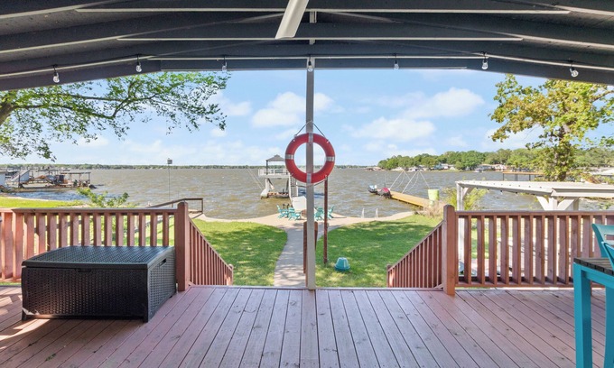 Leisure Land House | Perfect for relaxing at the lake