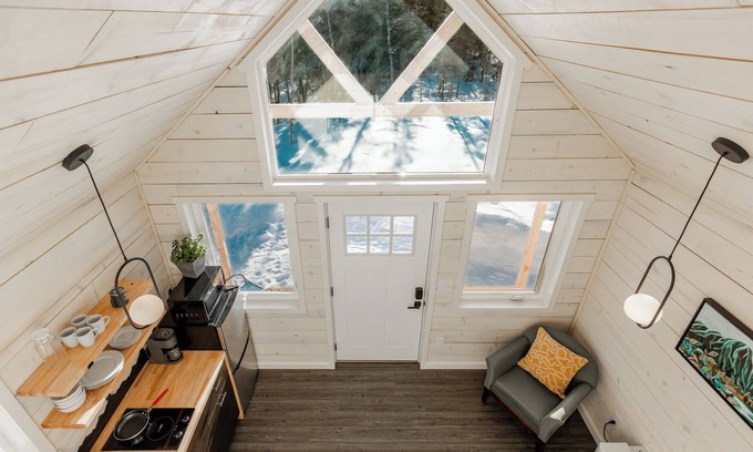 Anchorage Cabin | Perfect for two, this cozy retreat offers all you need for an Eklutna Valley getaway