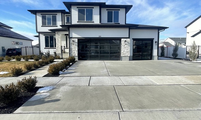 Vineyard Apartment | Perfect fully furnished basement apartment for short-medium stay