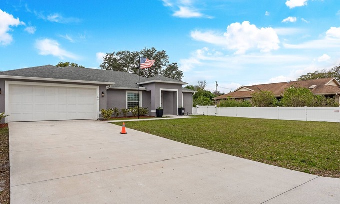Deltona Lakes Apartment | Perfect Gateway Suite