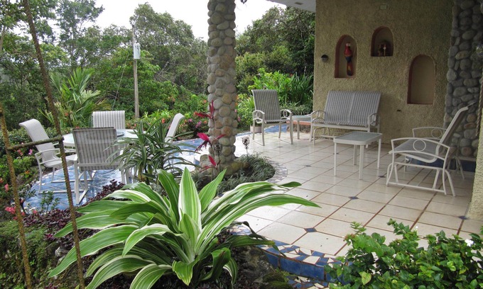 Panama Oeste Province Villa | Perfect Getaway & Bird-Watcher´s Paradise-1.5 Acre Mountain Villa