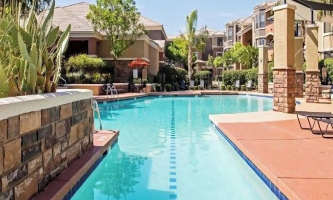 Glendale Sports and Entertainment District Apartment | Perfect getaway for your getaway