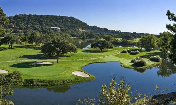 Boerne House | Perfect Golfer's Haven: High-End Resort With Championship On-site Course
