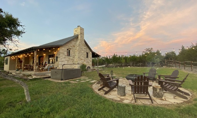 Fredericksburg House | Perfect Hill Country home, sleeps 8, hot tub
