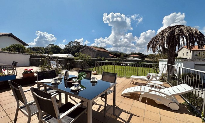 Isla House | π‘ Perfect Island Getaway - Townhouse with Private Parking πβ¨.