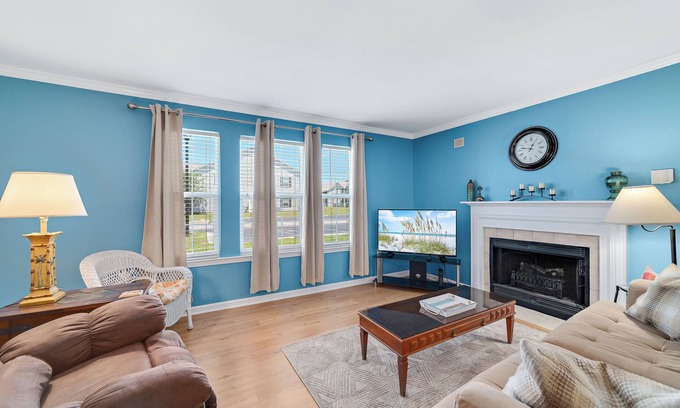 Gulf Shores Apartment | Perfect Location for Ball Tournaments with Pool