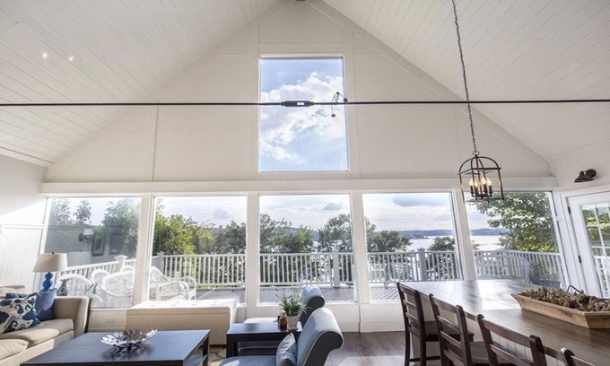 Cadiz House | Perfect Location For Your Lake Getaway