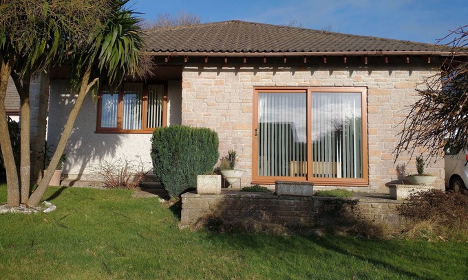 Bodmin House | Perfect Location To Discover Cornwall Family Dog Friendly Bungalow in Bodmin