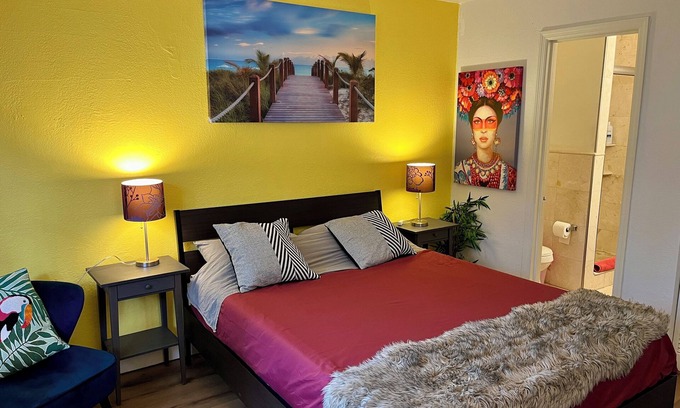 Florida Central Atlantic Coast Apartment | Perfect Location Trendy Studio - Minutes to Disney,Universal and Convention!