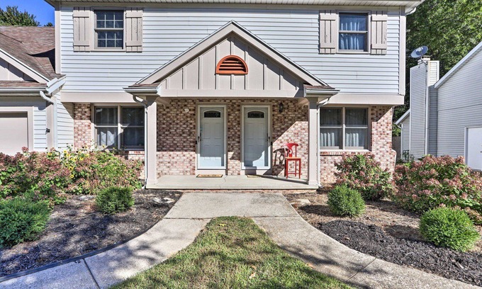 Bedford Condo | Perfect Mix of Work & Play—3BR Retreat Near State Parks