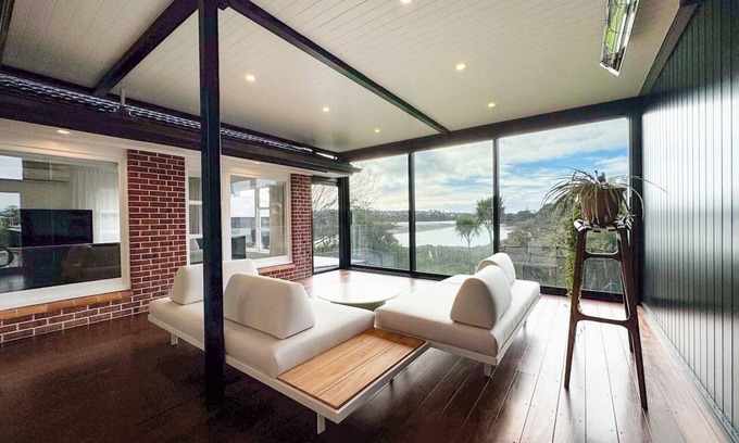 Te Atatu Peninsula House | Perfect Peninsular Location - 3 BR family home.