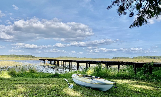 Hernando House | Perfect Point Lake House & boat dock with 3 kayaks!