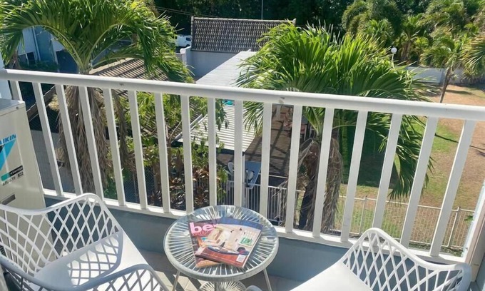 North Ward Apartment | Perfect Position on Gregory This modern and beaut