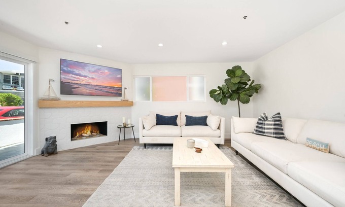 Balboa Island House | Perfect Renovated and Modern Duplex on Balboa Island
