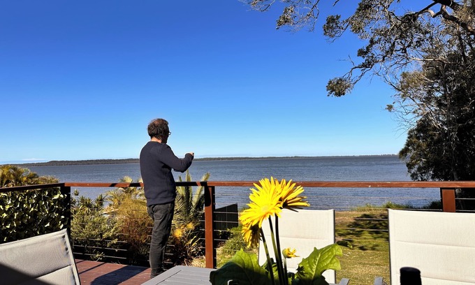 Gorokan House | Perfect Retreat Absolute waterfront, Stunning View and Direct Access to water.