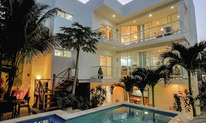 La Veleta Villa | Perfect Villa 5 rooms + 5baths + 3 kitchens &pool