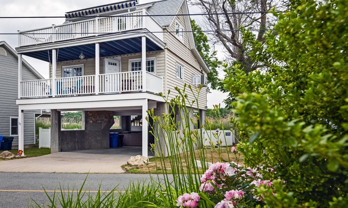 Clinton Cottage | Perfect Water View Year-Round Cottage!