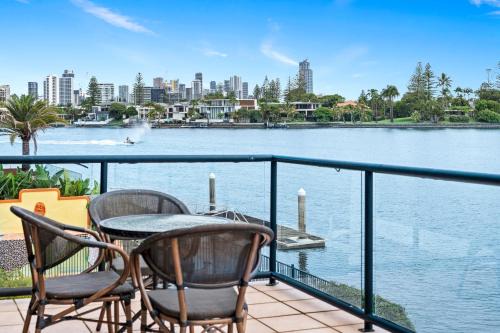 Surfers Paradise House | Perfect Waterfront Escape in Surfers Paradise