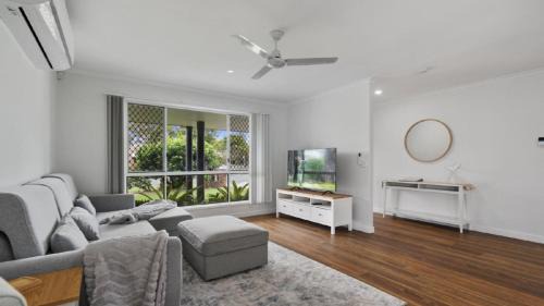 Banksia Beach House | Perfectly Located Holiday Retreat