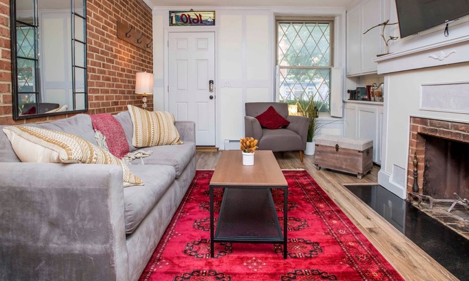 Fells Point House | Perfectly Located Poe Themed Home with Private Backyard for Relaxing