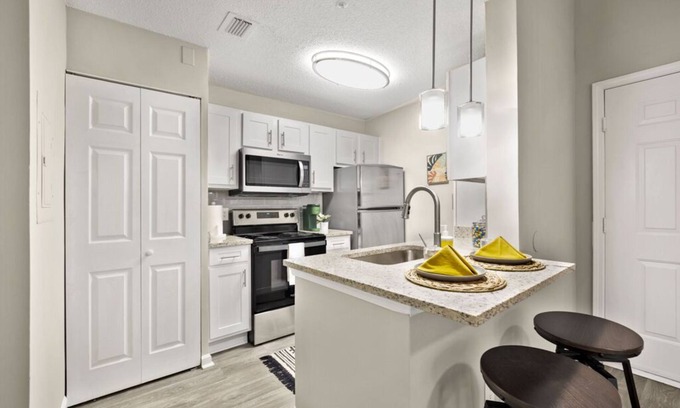 Dunwoody Apartment | PERIMETER PARADISE*FREE PARKING+POOL+BALCONY