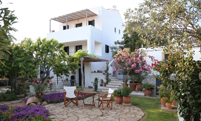 Perlegianika Villa | Perlegiannika Houses