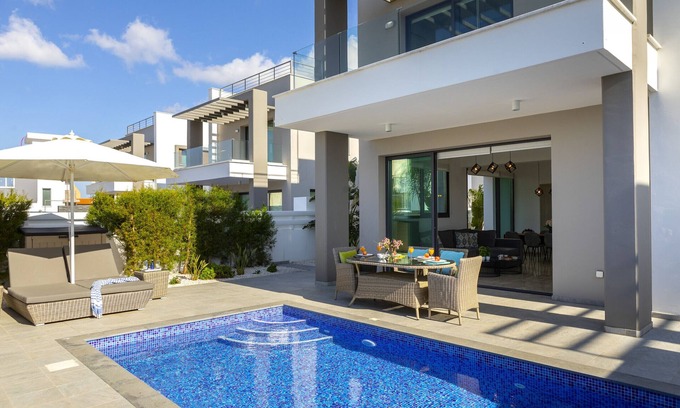 Pernera Villa | Pernera Beach Premier Villa