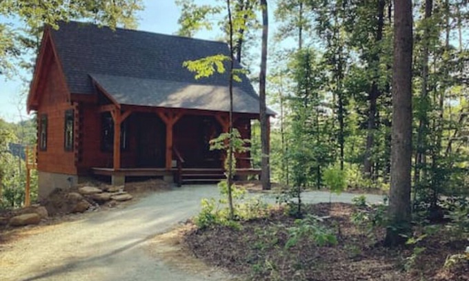 Logan Cabin | Persimmon - Hand hewn private log cabin with views
