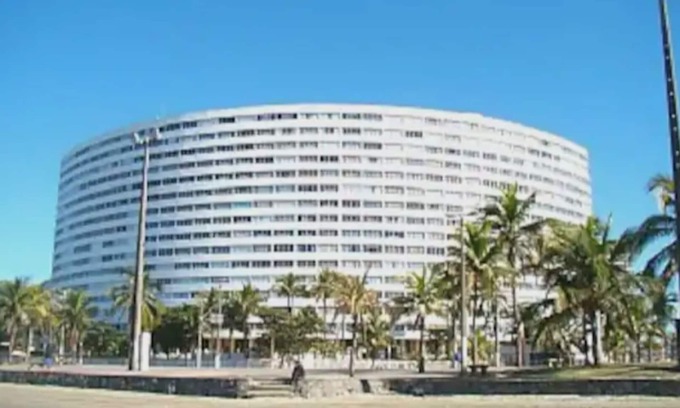 Centro Apartment | Peruíbe - round building - apartments facing the sea (11 97520 3251)