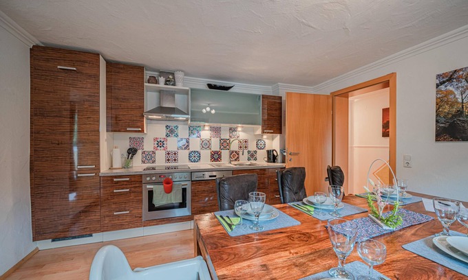 Muhlbach im Pinzgau Apartment | Pet-friendly apartment with a balcony