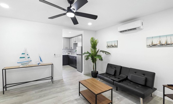 Oviedo House | Pet-Friendly 1BR Near UCF Save 32% Now