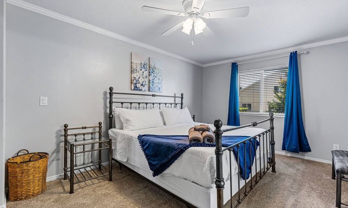 Layton Apartment | Pet friendly 3/2 fireplace by Hill AFB & hospitals
