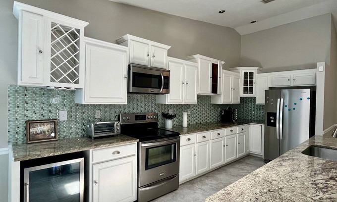 Seffner Community Alliance House | Pet-friendly 3-bed 2-bath house with pool, WiFi & open floor plan in Seffner