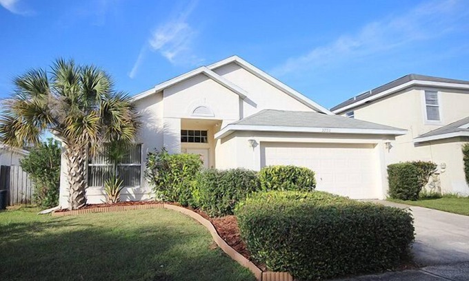 Chatham Park Villa | Pet friendly 3 Bed Villa with Private Pool