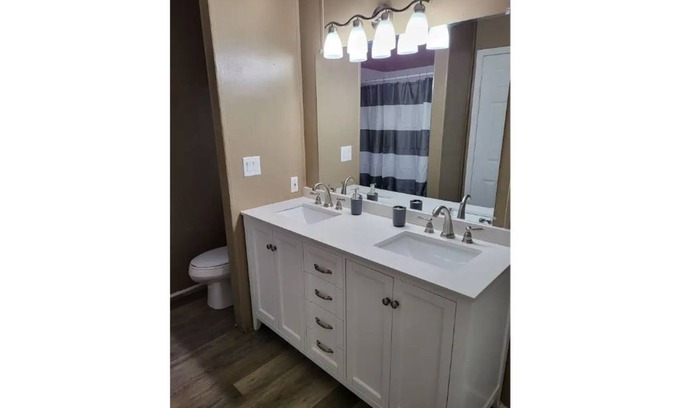 Lakeland House | Pet Friendly 3 bedroom home with all new amenities