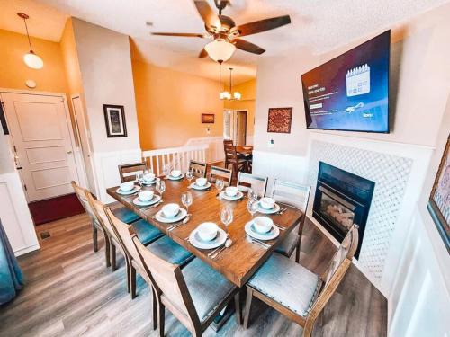 Colorado Springs Villa | Pet Friendly/3 King Beds/Mins to Airport