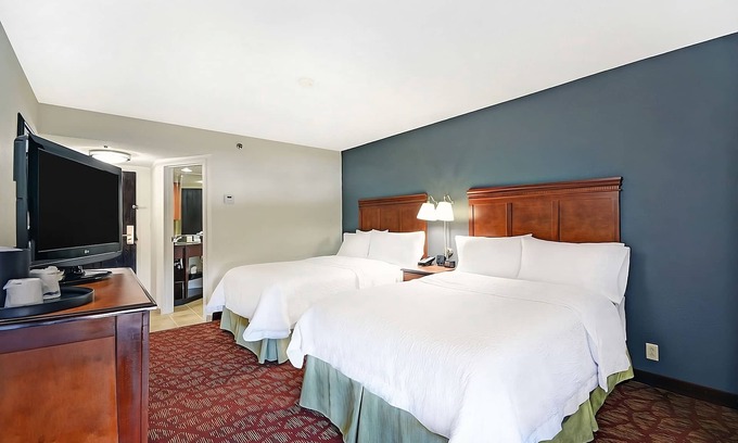 Athens Hotel | Pet-friendly Accommodation Near Classic Center Theater! Free Parking & Breakfast