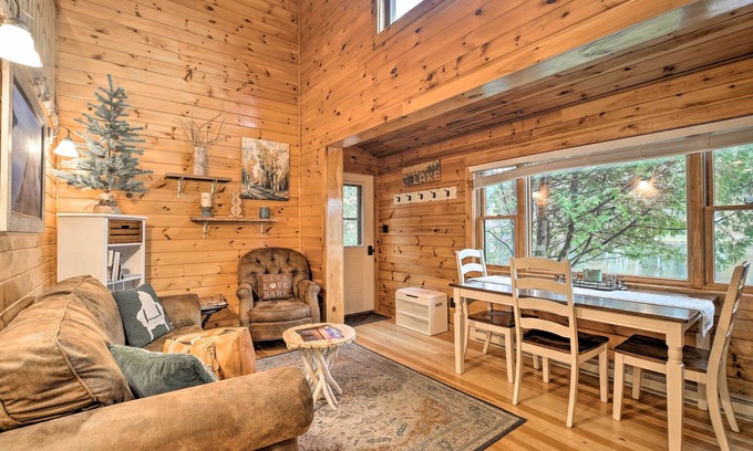 Saranac Lake Cabin | Pet-Friendly Adirondack Cabin w/On-Site Lake