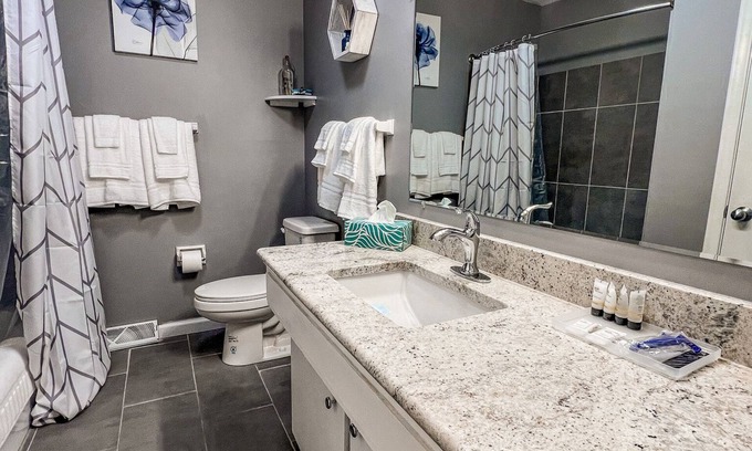 Benson Gardens House | Pet Friendly Airbnb W/4' Fenced Yard & King Bed