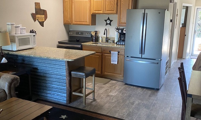 Canyon Lake Condo | Pet friendly beautiful sunset view